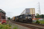 NS 8107, NS 1183 Passing the old CNJ Station